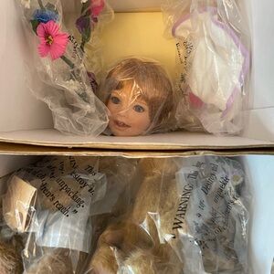 NIB DANBURY MINT "PETUNIA" BOYD'S BEAR COLLECTOR DOLL